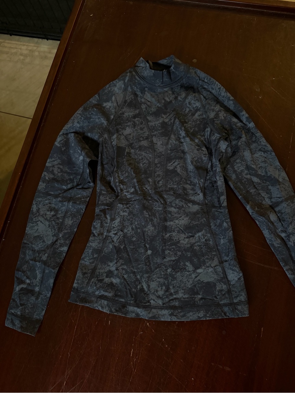NWT Lululemon Women's Long-Sleeve Active Top